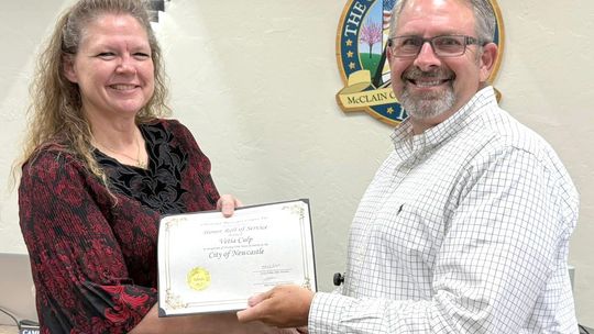 City welcomes investigator, recognizes employees for more than 25 years service