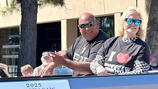 Crossleys take part in Chickasaw parade