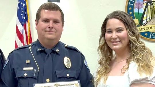 Officers Jones, Mauldin receive promotions by NPD