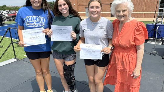 Outstanding NHS senior athletes get scholarships