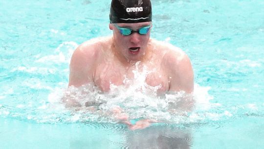 Senior Leader swims to 1st place finishes