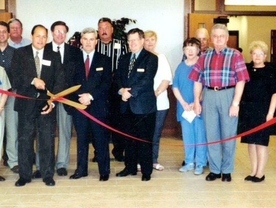 2000 Ribbon Cutting at Newcastle Christian Church