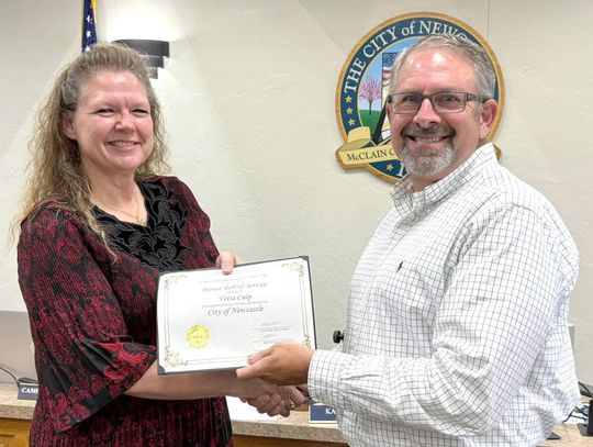 City welcomes investigator, recognizes employees for more than 25 years service