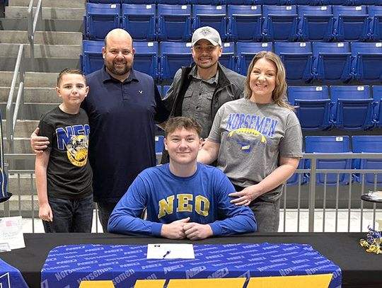 Elcyzyn commits to NEO A&M football