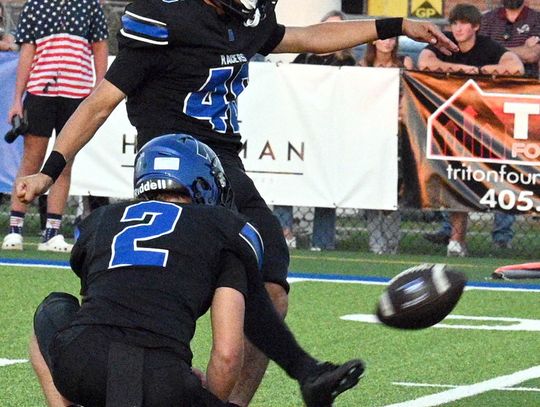 Kicker Bryan Medrano