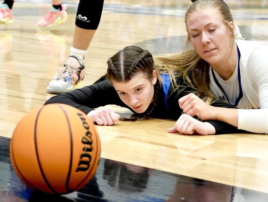 Lady Racers can’t get the ball to drop in loss against Kingfisher