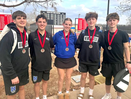 Medaling at the Duncan Tennis Tournament