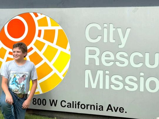 Oklahoma Kid Governor & cabinet volunteer at OKC Homeless Shelter