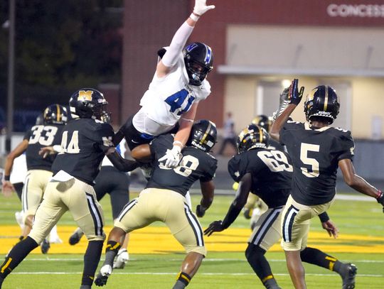 Racers school Classen SAS on gridiron