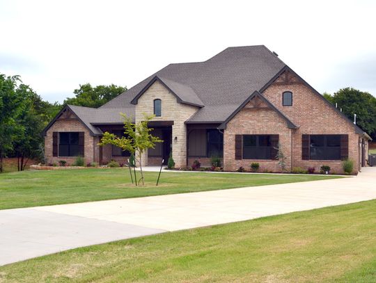 Ready to buy/sell: How to find the right real estate agent for you