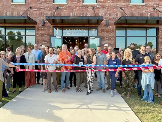 Ribbon Cutting held for Bailey’s Closing & Title