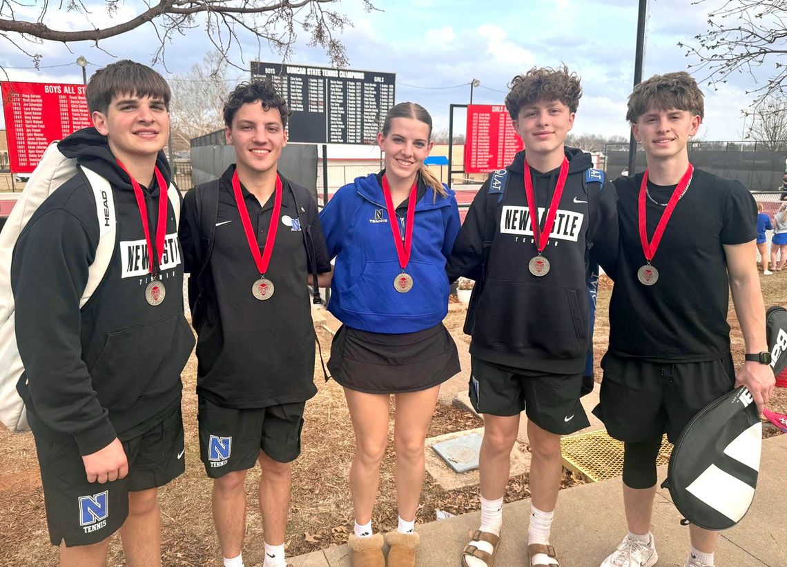 Medaling at the Duncan Tennis Tournament