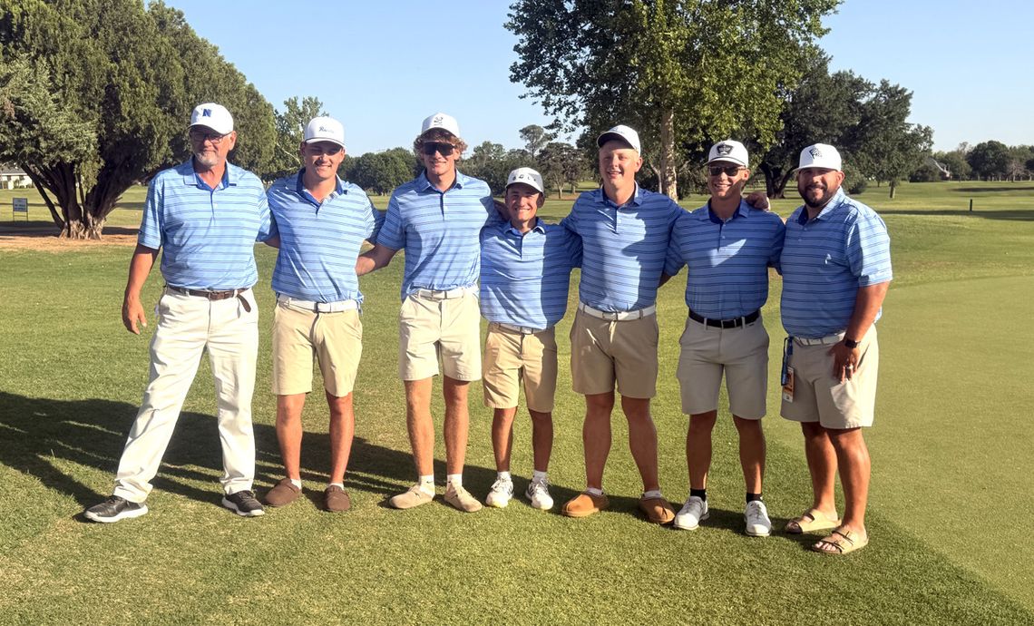Racers golfing at State Tournament