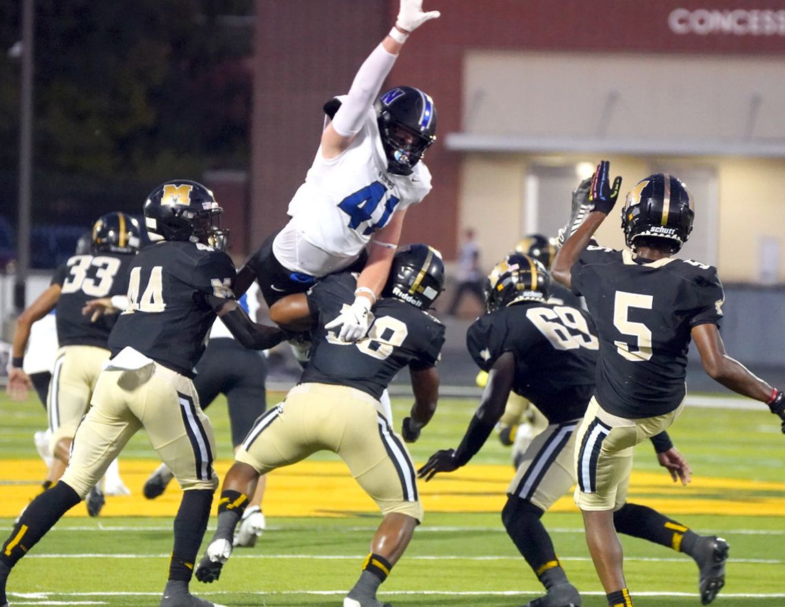 Racers school Classen SAS on gridiron