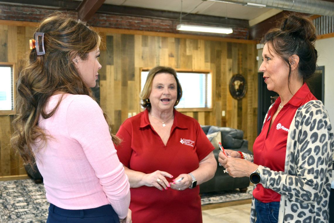 Ribbon cutting held at CarWorx Collision
